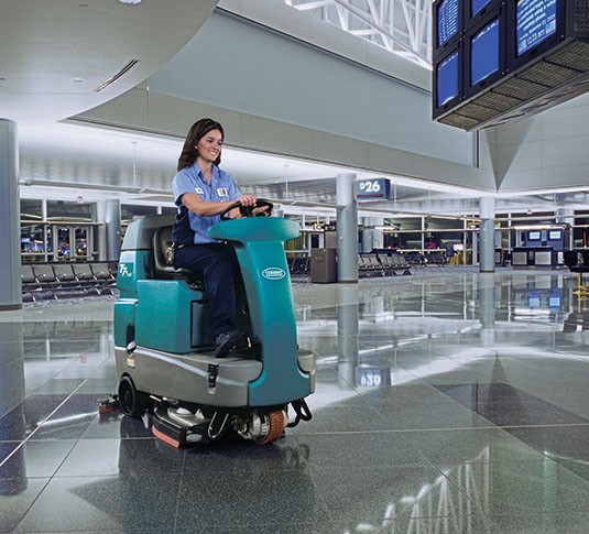 T7+ Fregadora de suelo de conductor sentado alt 14